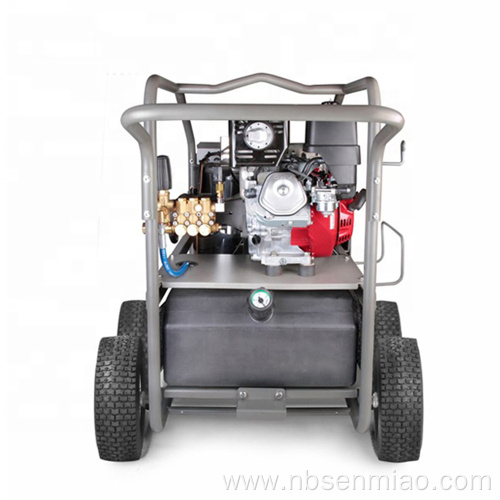 Hot water steam pressure washer